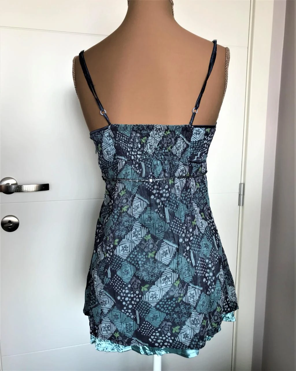 EDC Esperit hermosa blusa satinada forrada con un suave chaleco corto. – photo 6